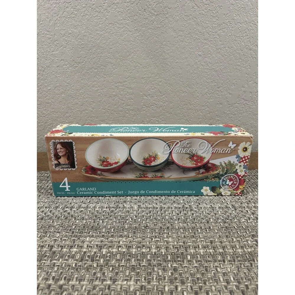 Pioneer Woman Garland Ceramic Condiment Set 4 Pcs 3 Bowls Tray Holiday Christmas